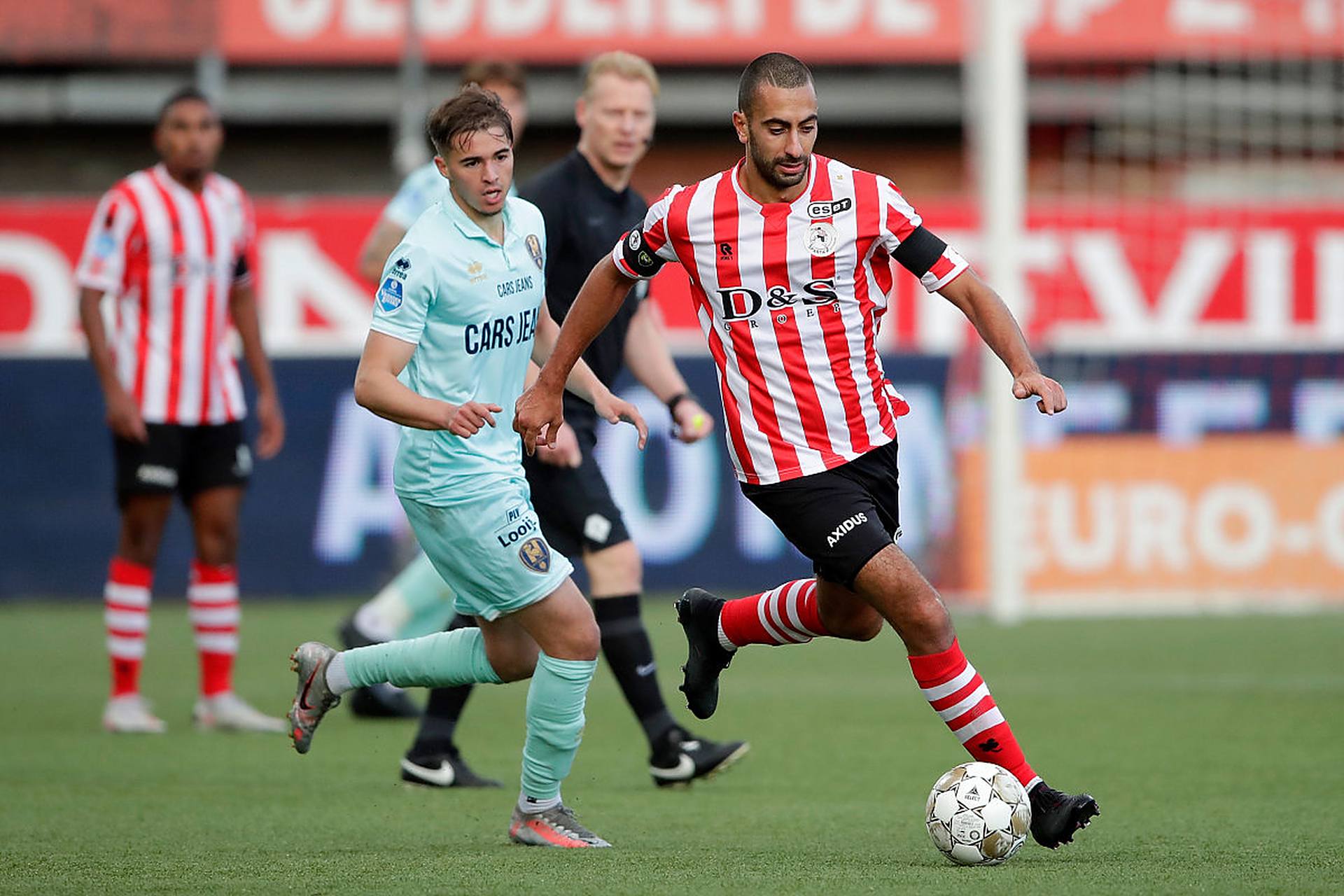 正是这一特 正是这一特