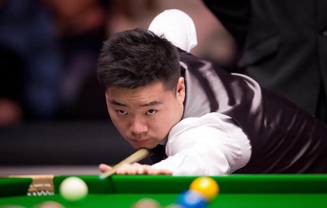 两位球员不 两位球员不