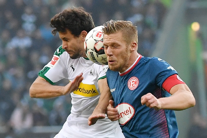 两条不同的 两条不同的