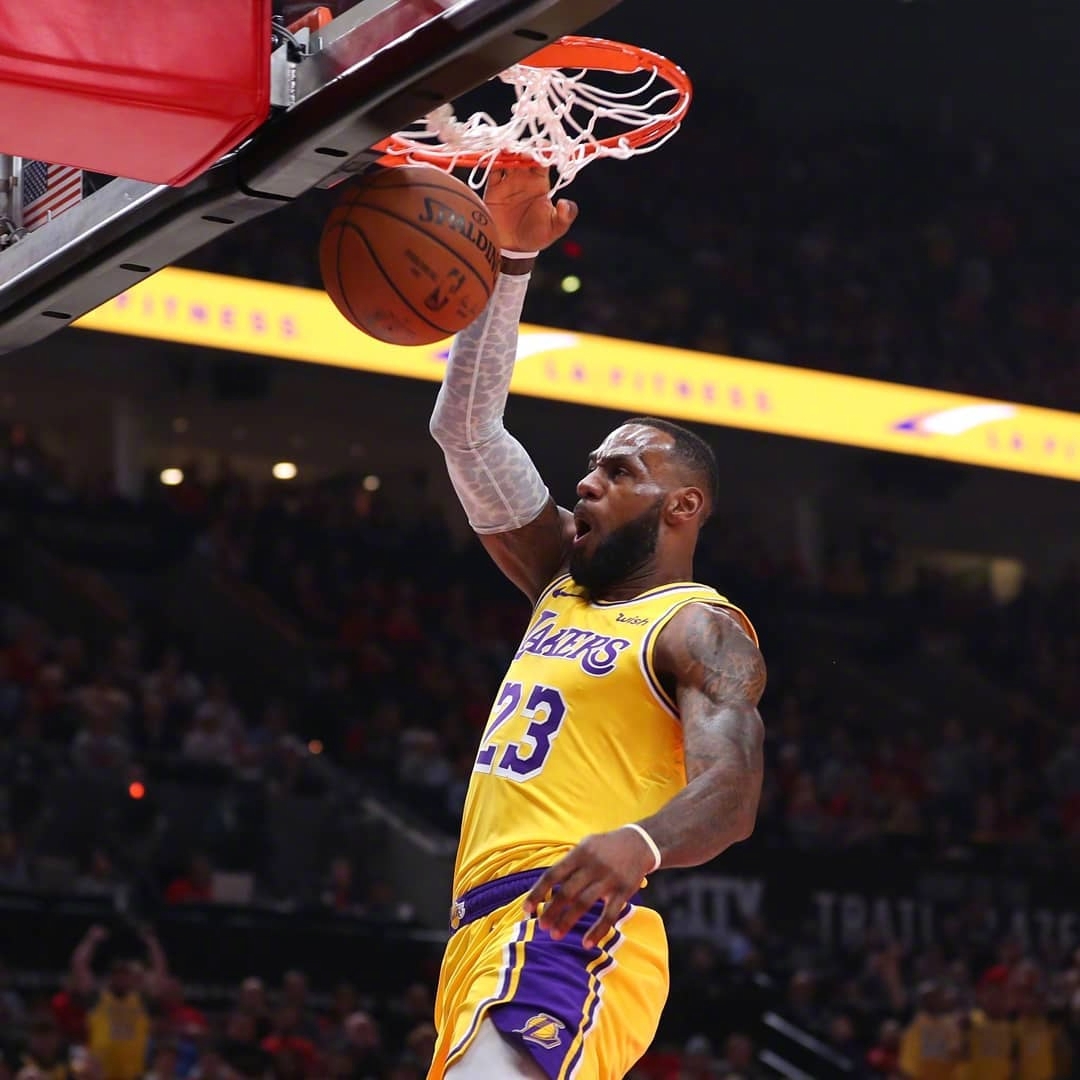 抬手上篮 抬手上篮