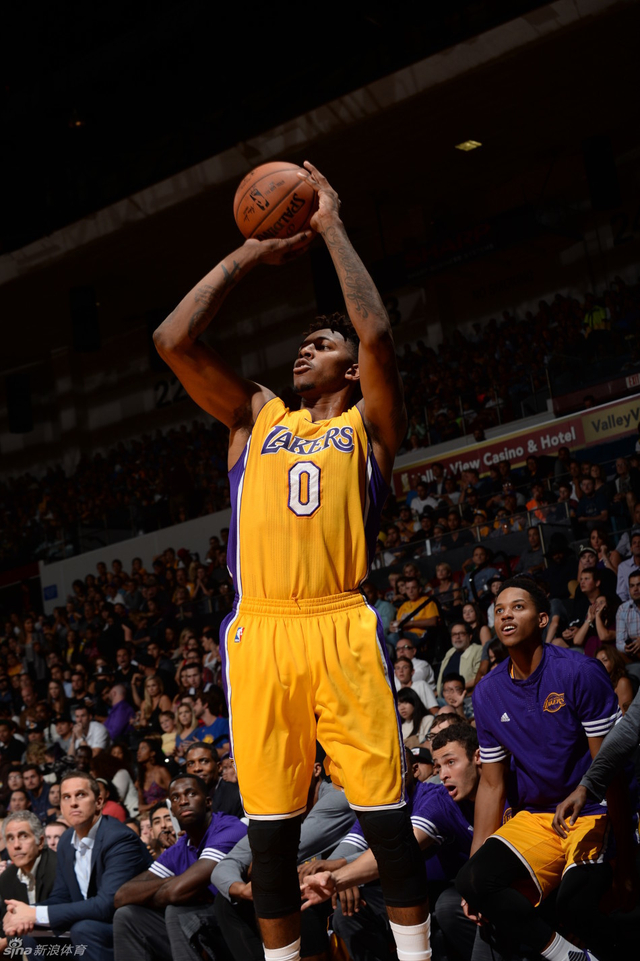 交出一份稳 交出一份稳