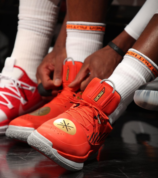 火与闪光分 火与闪光分